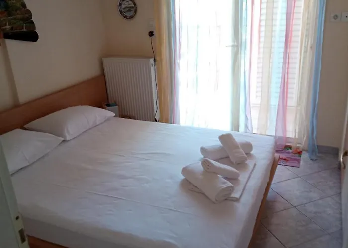 Giannis House